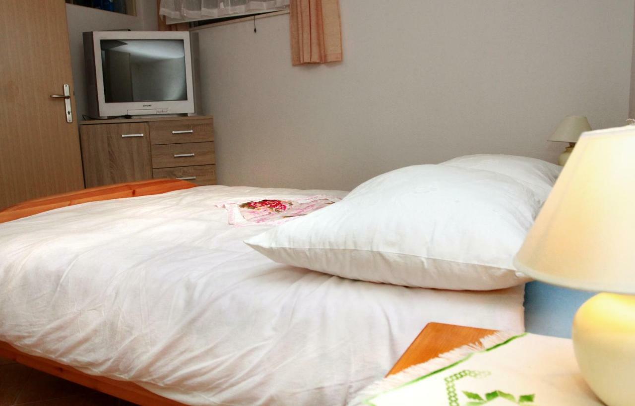 Raos Iva Apartment Трогир Екстериор снимка