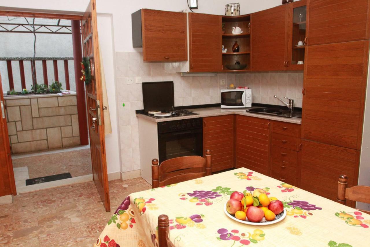 Raos Iva Apartment Трогир Екстериор снимка