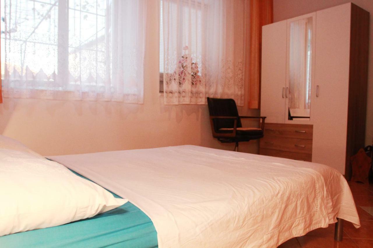 Raos Iva Apartment Трогир Екстериор снимка
